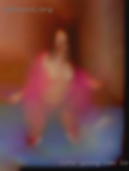 Cute young woman looking  for some New Bern, NC nude fun.