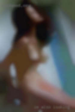 I'm also looking for threesome am good with couples.